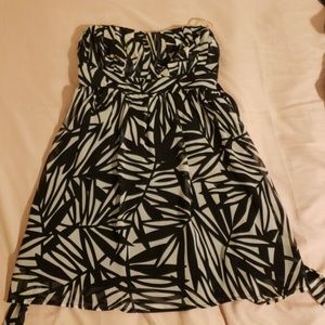 Black and white pattern dress